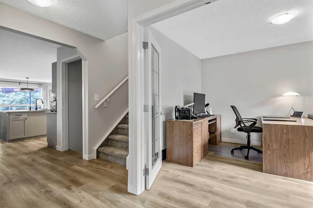 87 ELGIN Drive photo 3