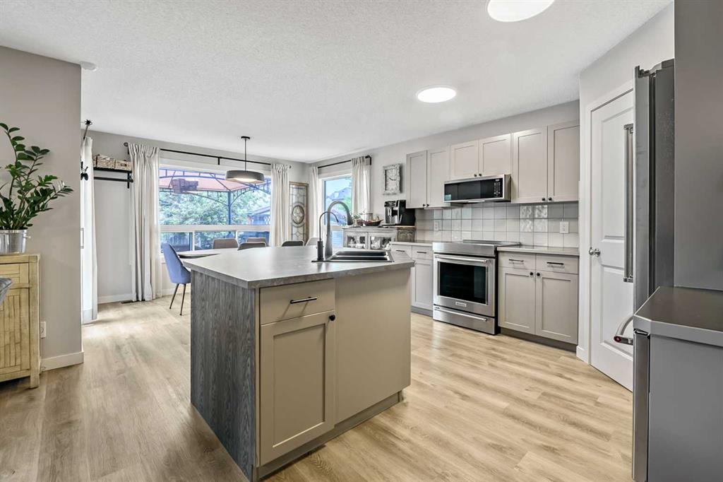 87 ELGIN Drive photo 5