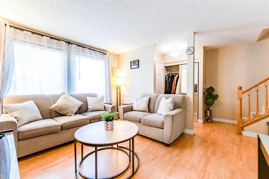 144 Midbend Place SE photo 5