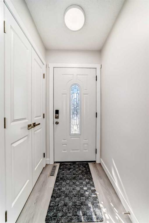 236 Pinemill Mews NE photo 3