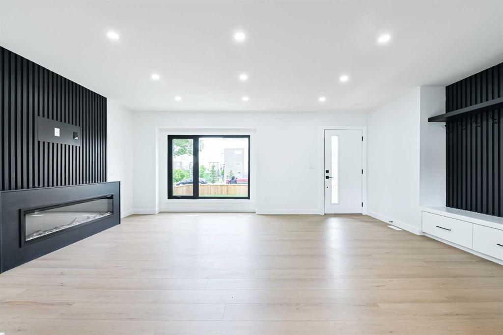 4940 45 Street SW photo 5