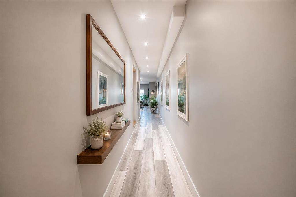 2124 17 Street SW #201 photo 2