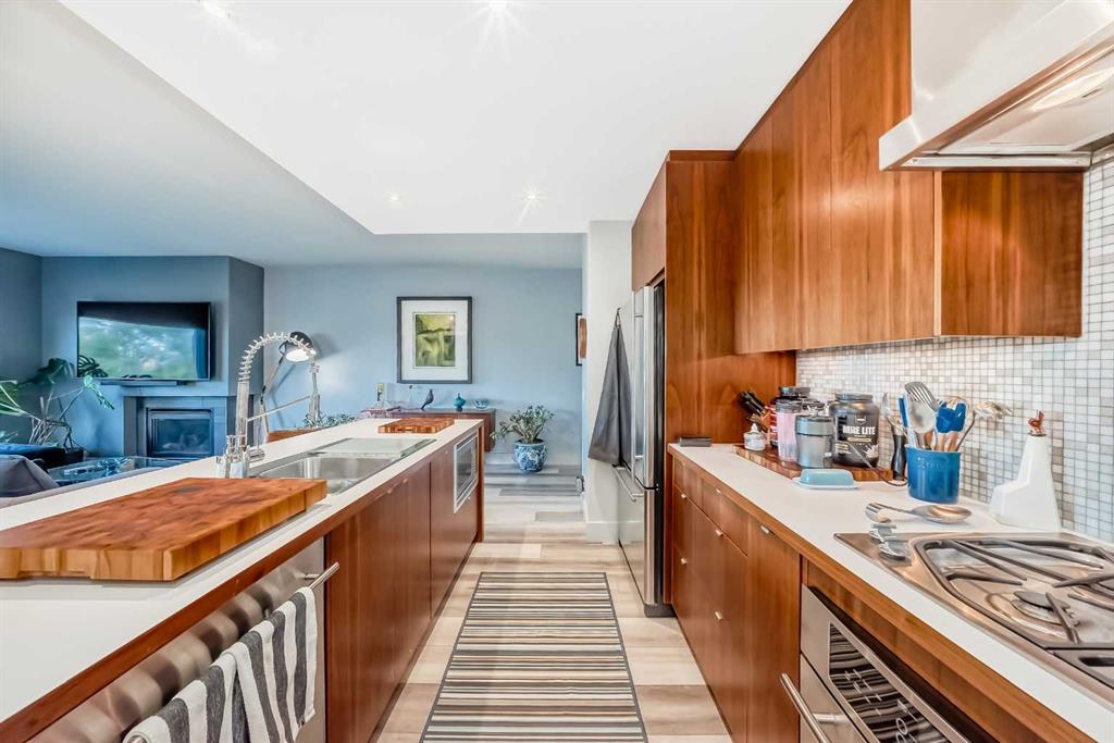 2124 17 Street SW #201 photo 4