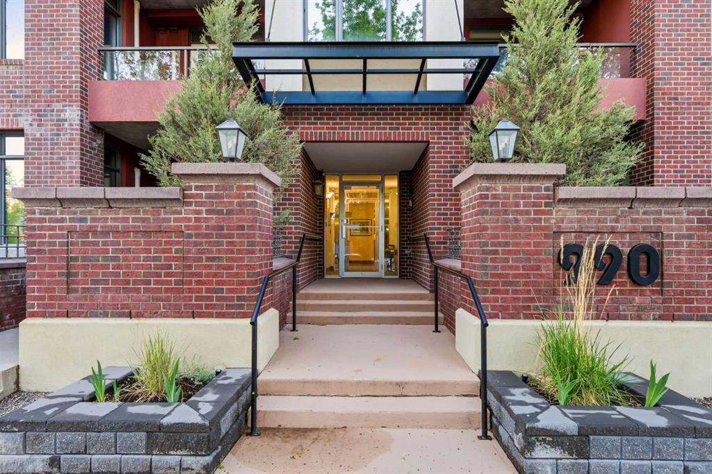 990 Centre Avenue NE #536
