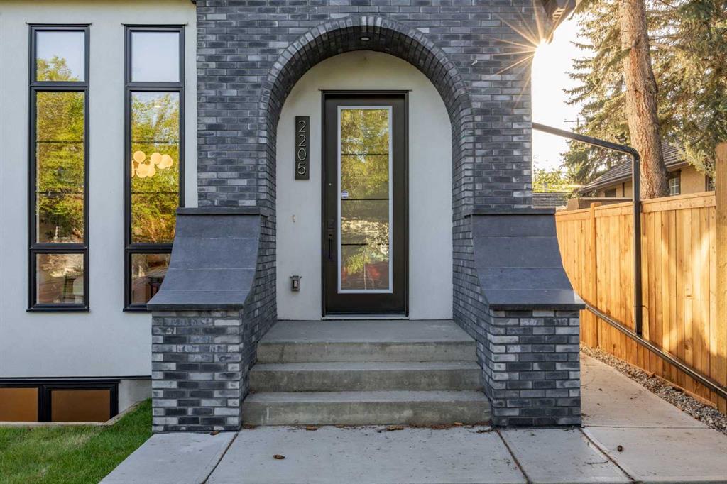 2205 26A Street SW photo 3