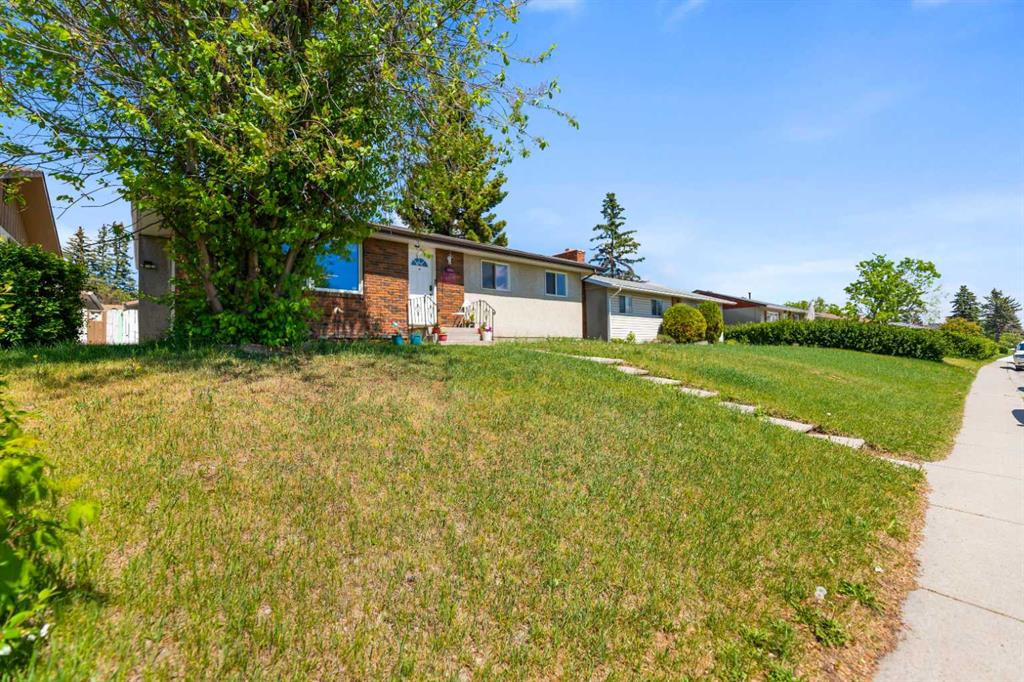 4140 Maryvale Drive NE photo 2