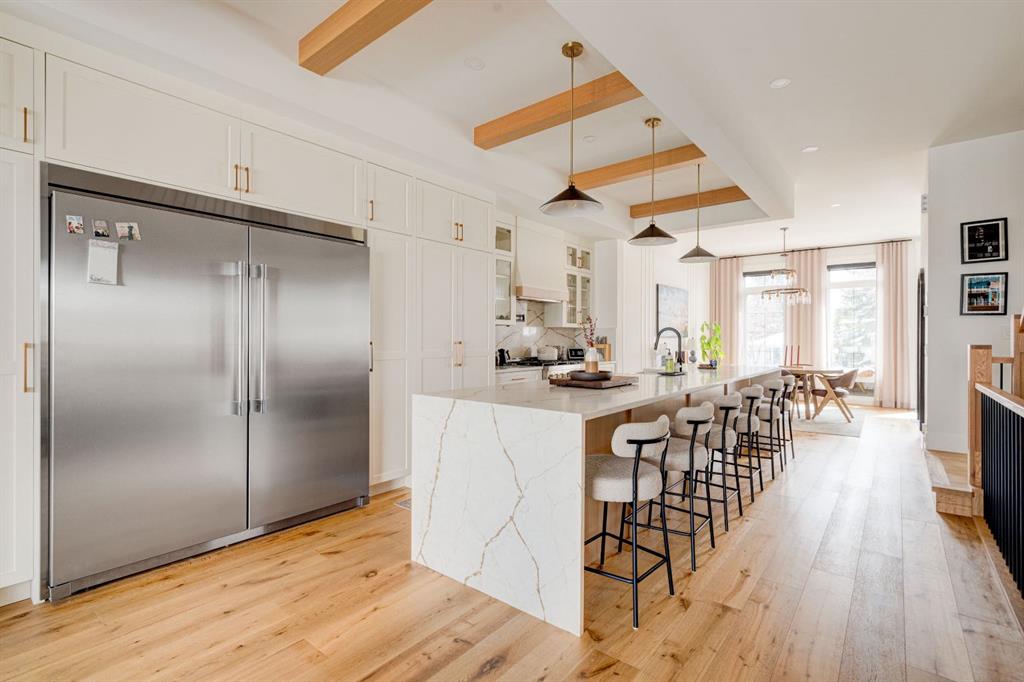 2440 31 Avenue SW photo 5