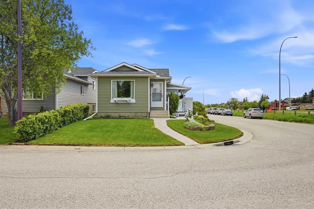 45 Taradale Close NE photo 2