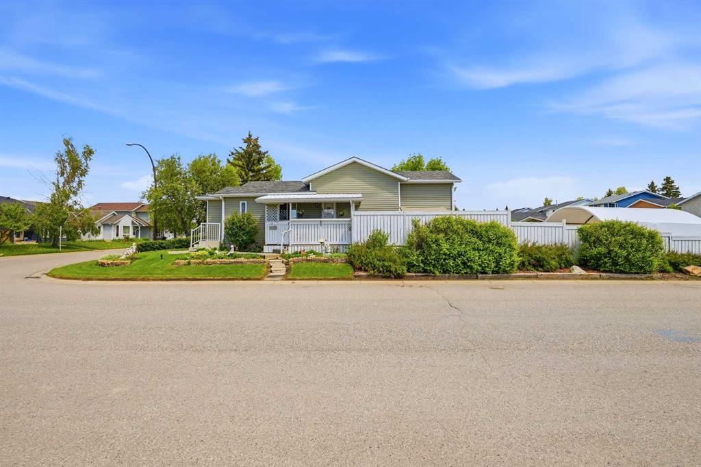 45 Taradale Close NE photo 3