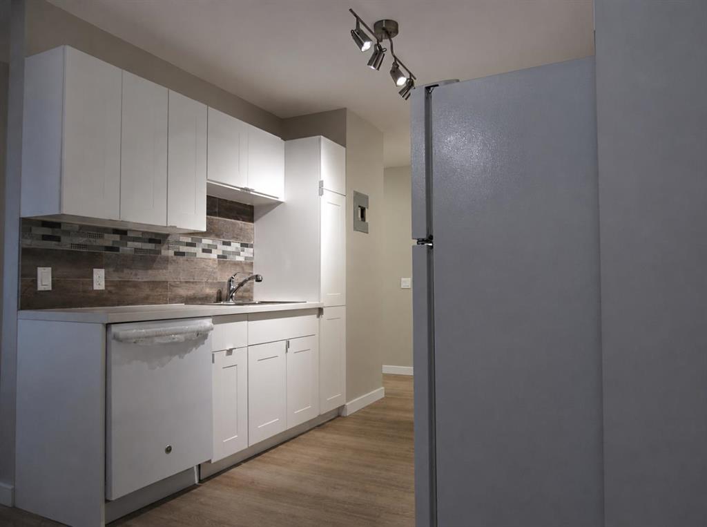 626 2 Avenue NE #304 photo 2