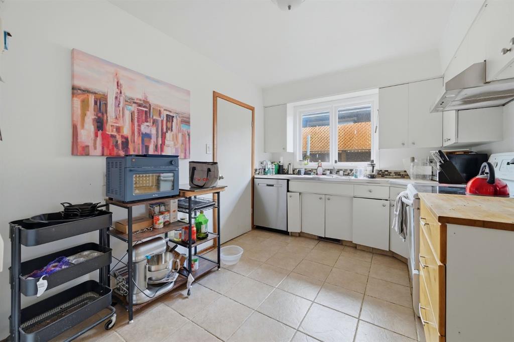203 42 Avenue SW photo 4