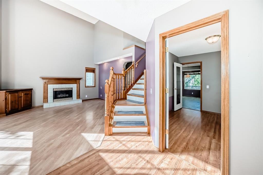 105 Tuscany Way NW photo 3