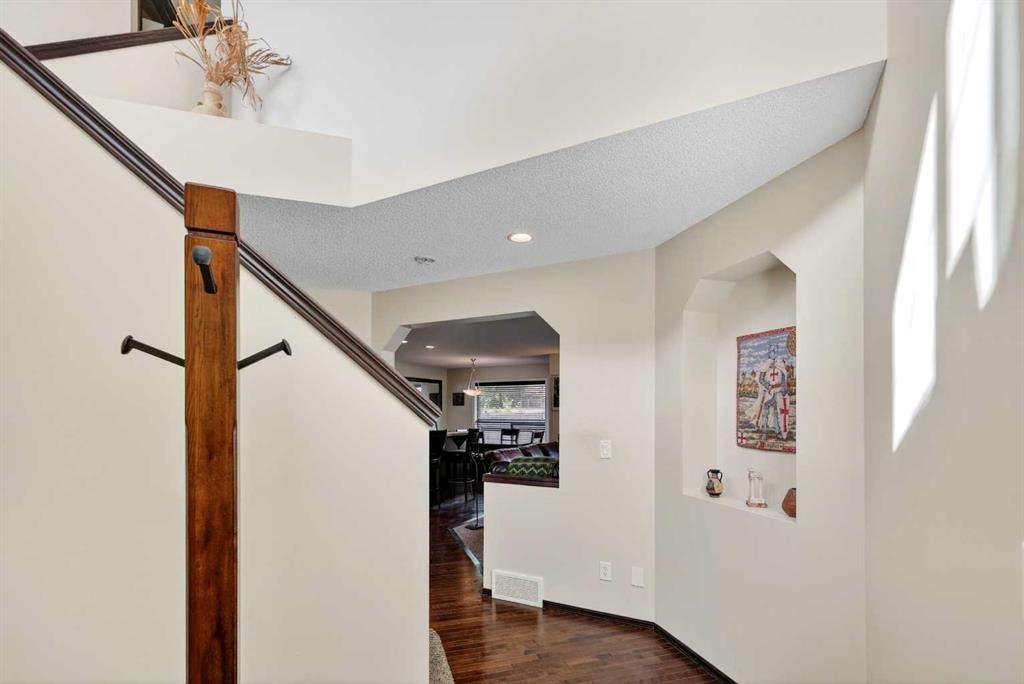 490 New Brighton Drive SE photo 4