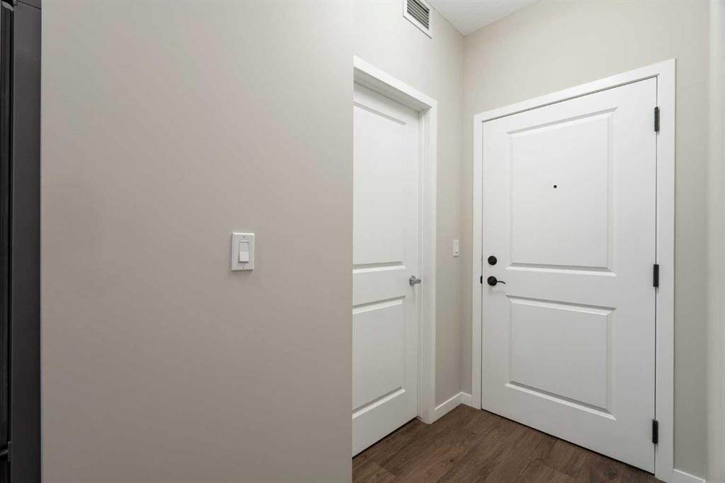 30 Mahogany Mews SE #112 photo 4