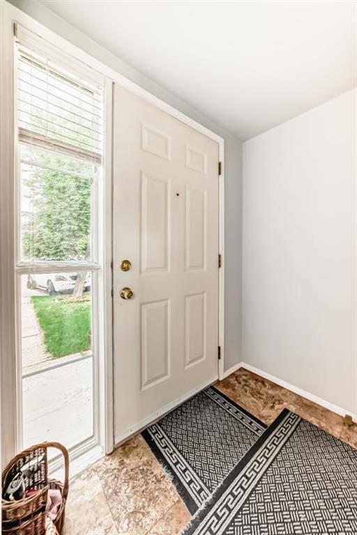 307 Mt Lorette Place SE photo 3