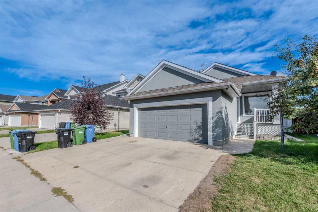 93 Coral Reef Crescent NE photo 2