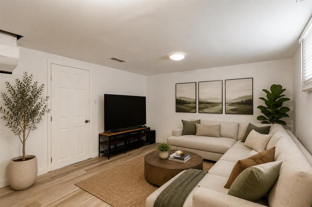 322 Killarney Glen Court SW photo 5