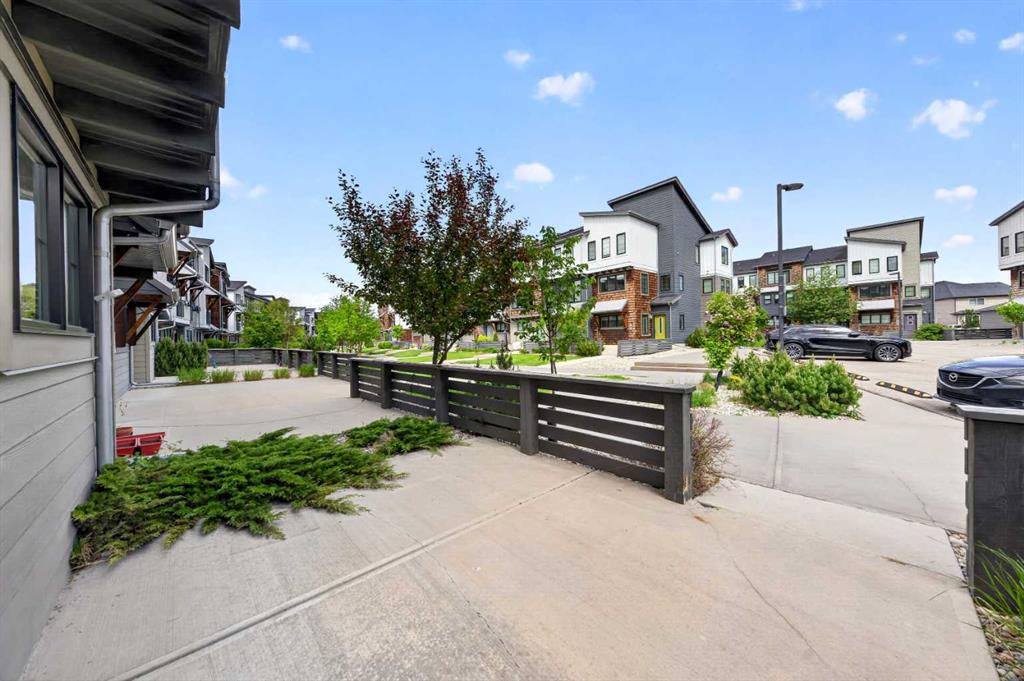 4 Walden Walk SE photo 5