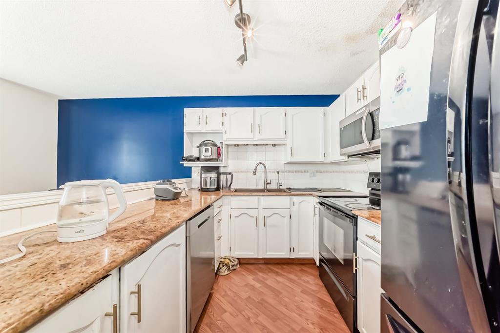 325 Mt Douglas Manor SE photo 4