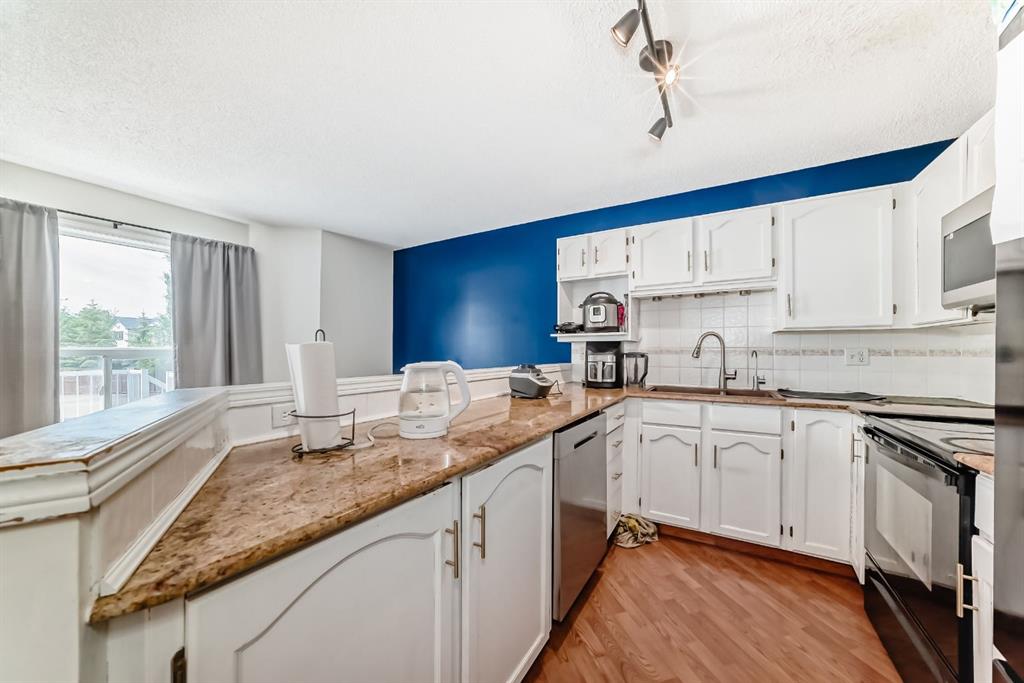 325 Mt Douglas Manor SE photo 5