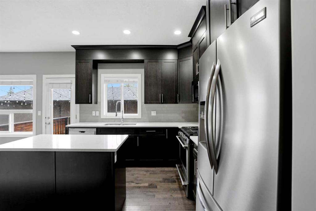 112 23 Avenue NE #2 photo 2