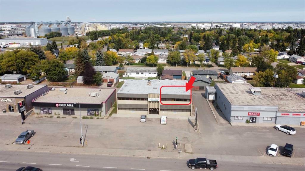 Top Floor 5720 44 Street #SE Part