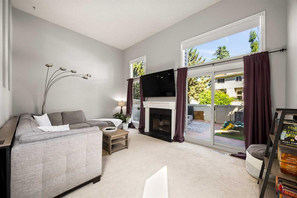 723 Queenston Terrace SE photo 2