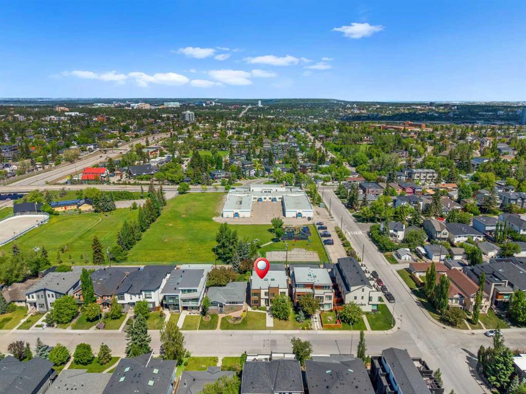 2412 28 Avenue SW photo 2