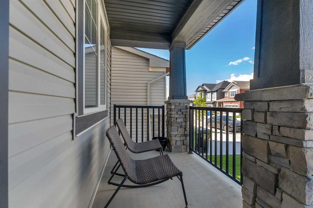 80 Carringwood Grove NW photo 2