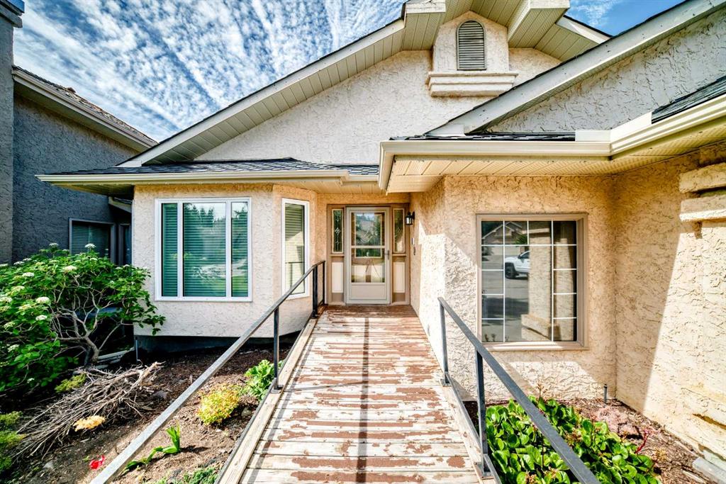227 Hawkside Mews NW photo 2