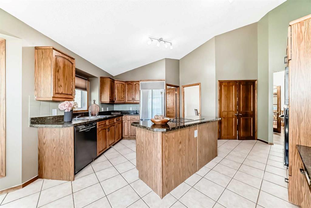 227 Hawkside Mews NW photo 5