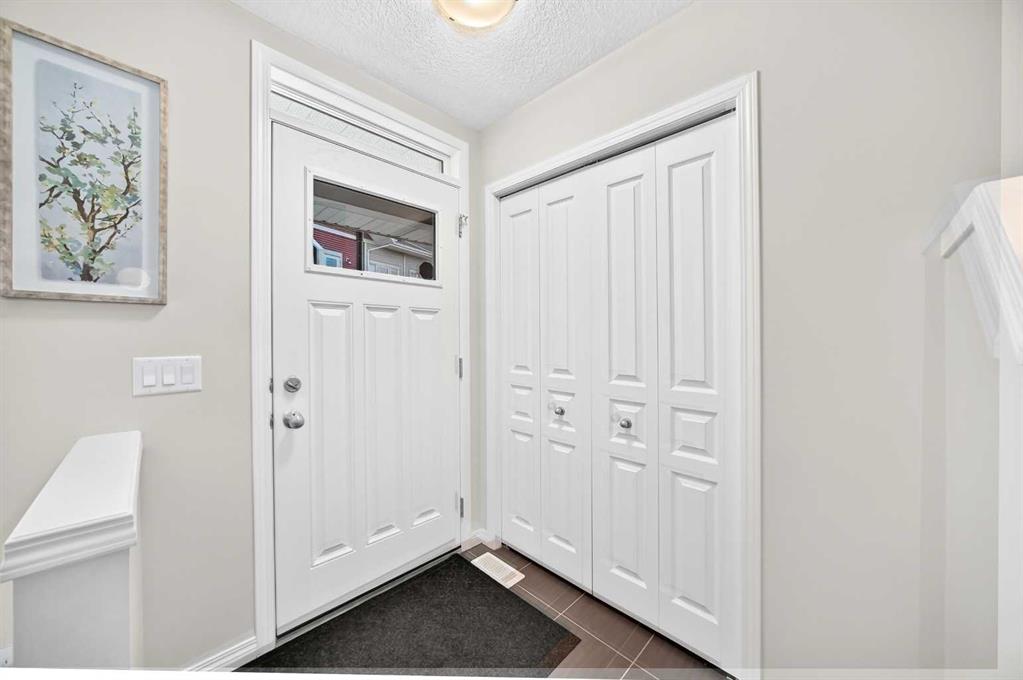 203 Auburn Meadows SE photo 4