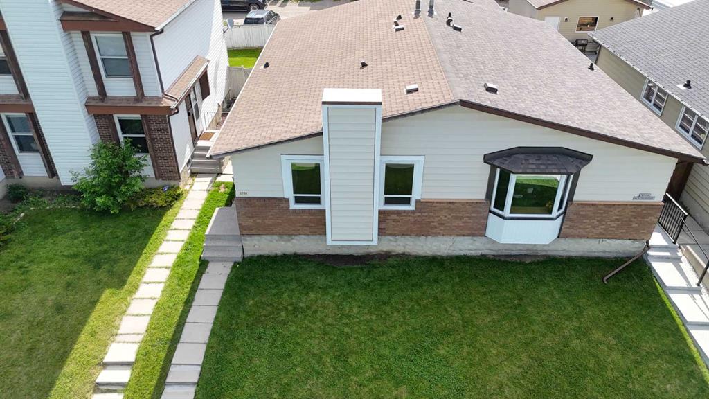 3206 51 Street SW photo 3
