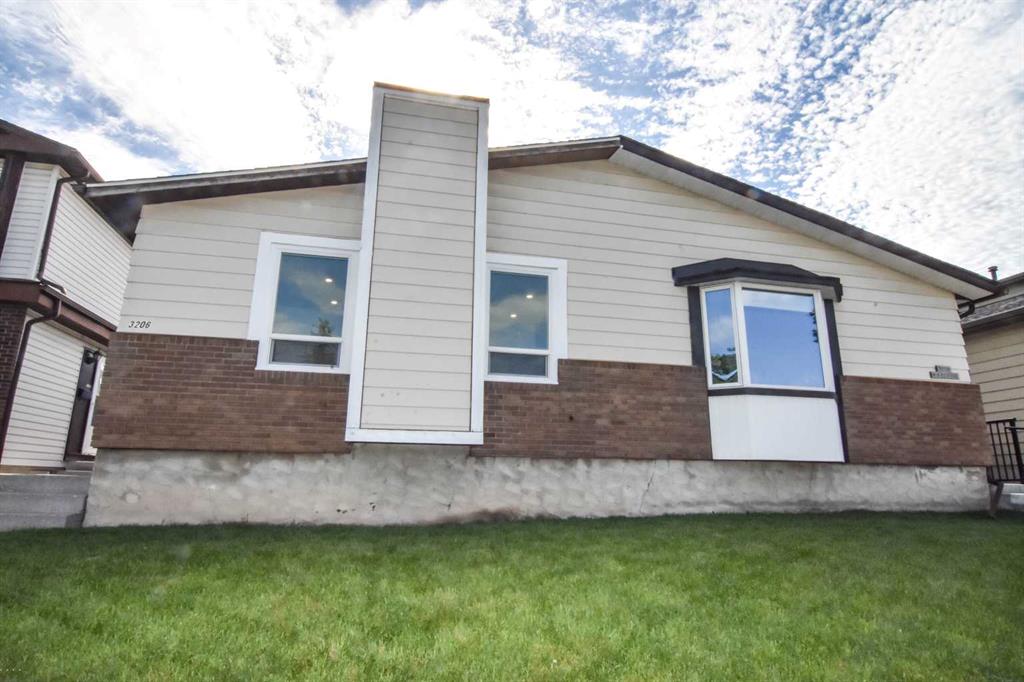 3206 51 Street SW photo 4