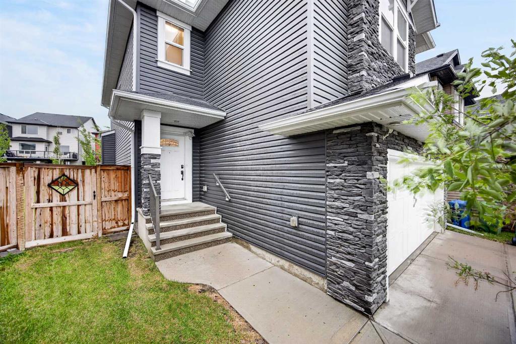 39 Nolanfield Crescent NW photo 3