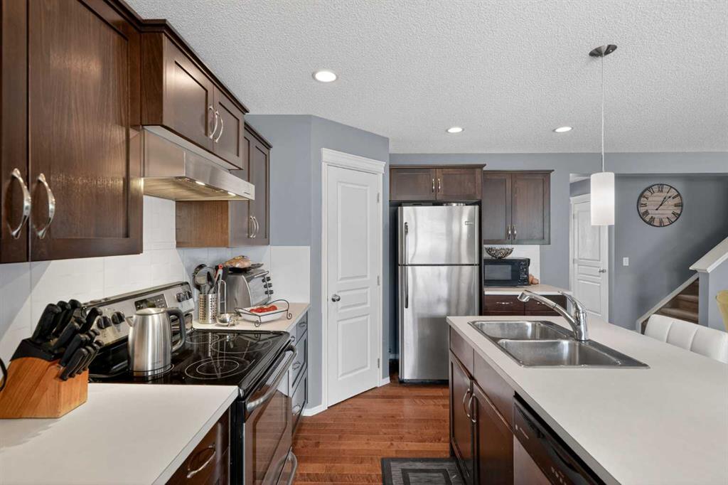 101 Elgin Meadows Manor SE photo 5
