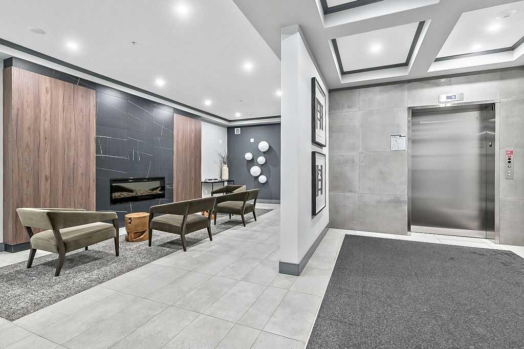 8355 19 Avenue SW #302 photo 3