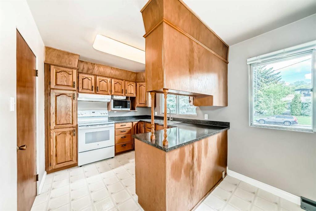 1228 Rosehill Drive NW photo 4