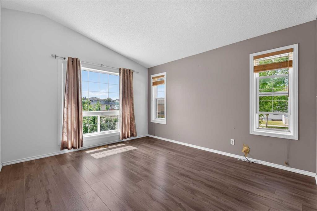 171 Saddlemont Crescent NE photo 4