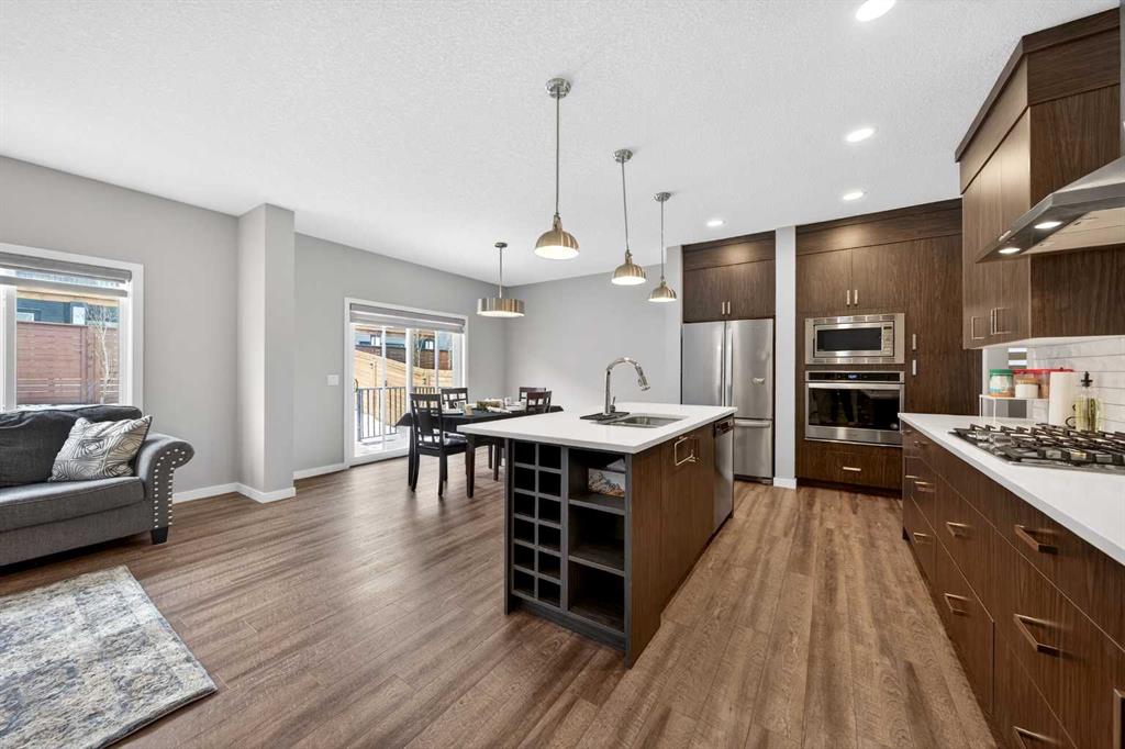 48 Carringvue Street NW photo 2