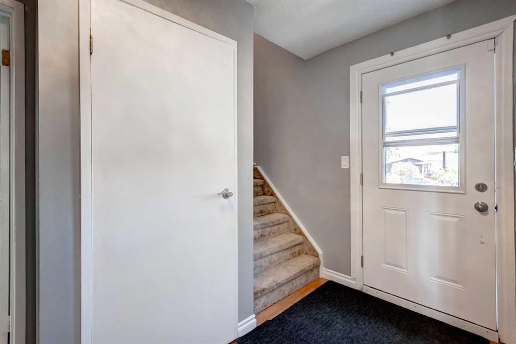 131 Dovertree Place SE photo 2