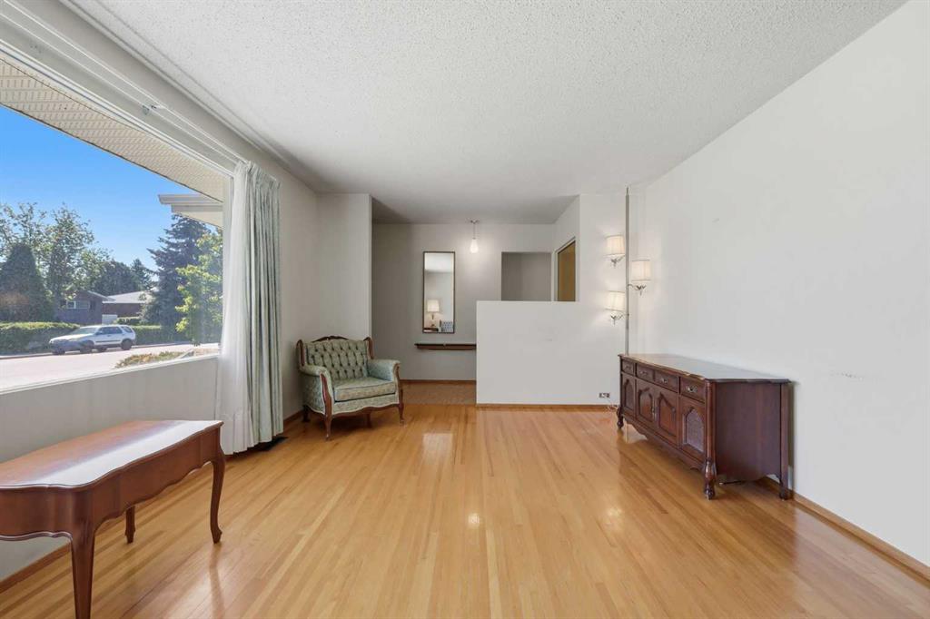 6111 34 Street SW photo 5