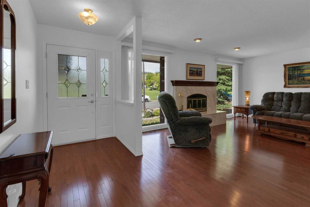 316 Norseman Road NW photo 2
