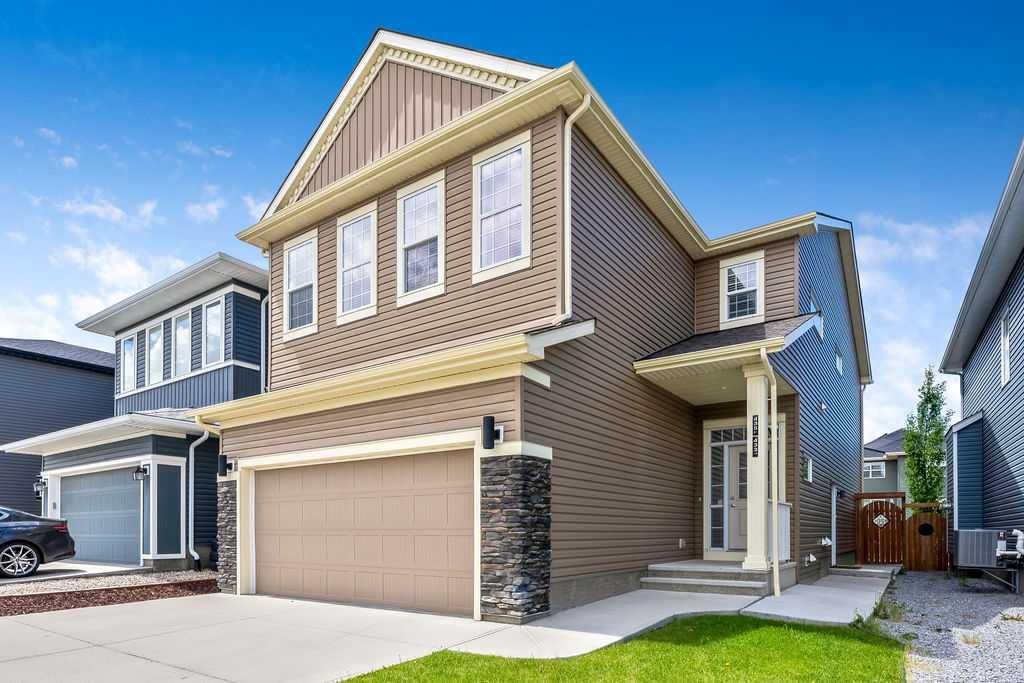 435 Evansglen Drive NW