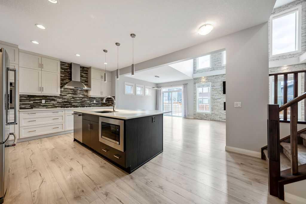 435 Evansglen Drive NW photo 4
