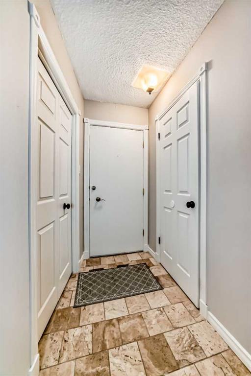 516 Cedar Crescent SW #201 photo 4