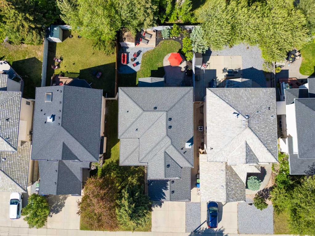 30 Mt Yamnuska Court SE photo 2