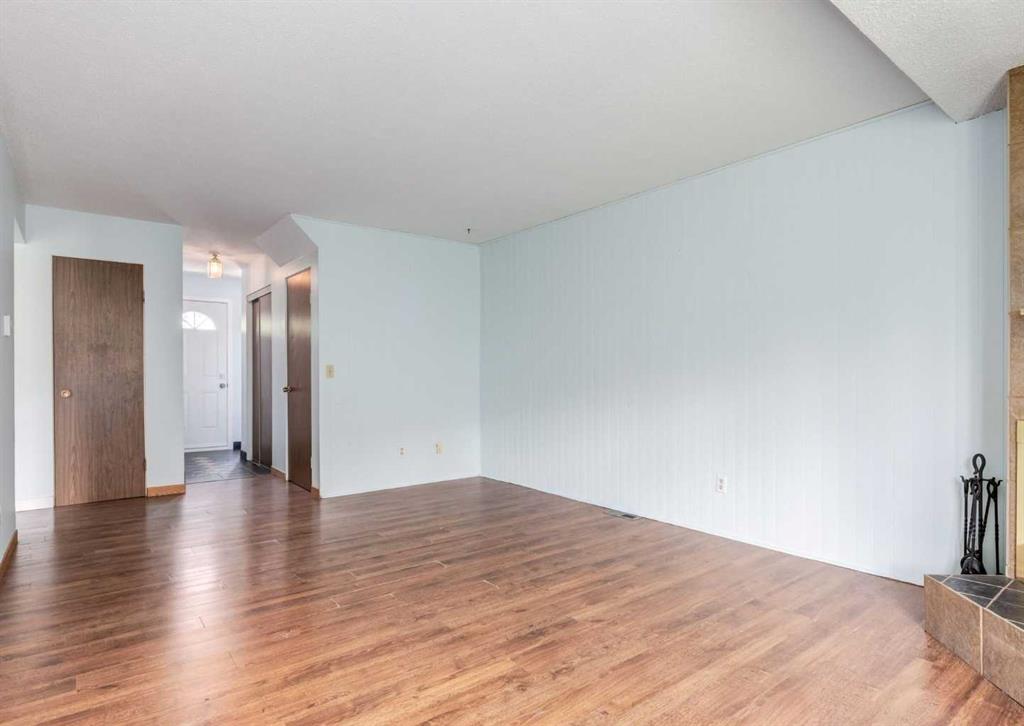 4550 47 Street SW #502 photo 4
