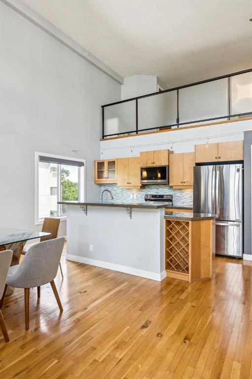 317 19 Avenue SW #401 photo 5