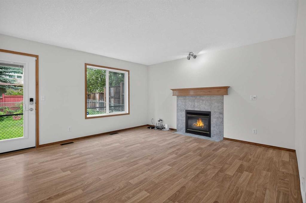 161 Tuscarora Close NW photo 4